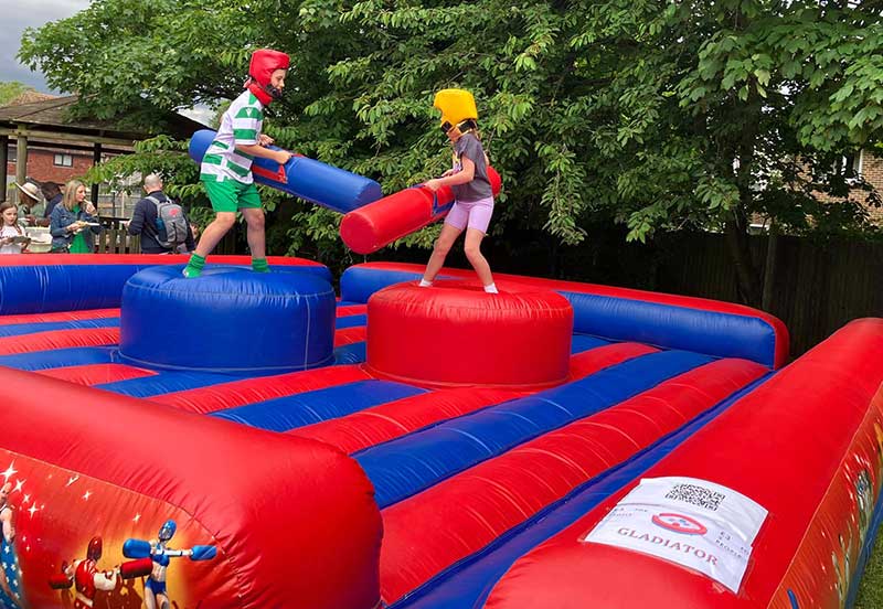 gladiator-duel-inflatable-hire