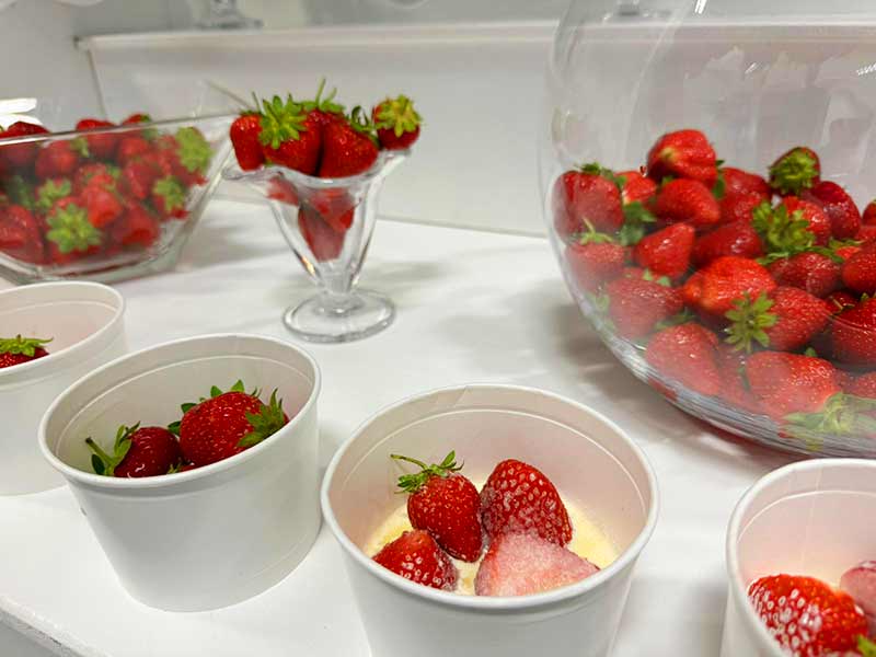 mobile-strawberries-and-cream-stall-hire-london