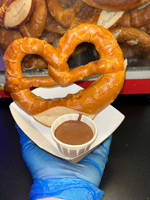 pretzel-warmer-and-stall-hire